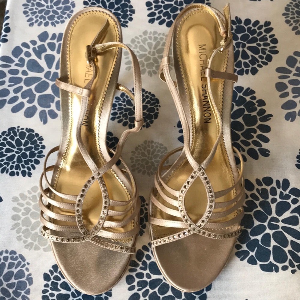 ✨ Gold Heels ✨